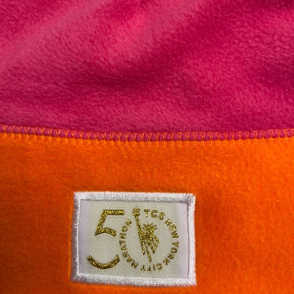 TCS 2021 NYC Marathon Fleece Dunkin Donuts Beanie 50th Anniversary - Picture 3 of 6